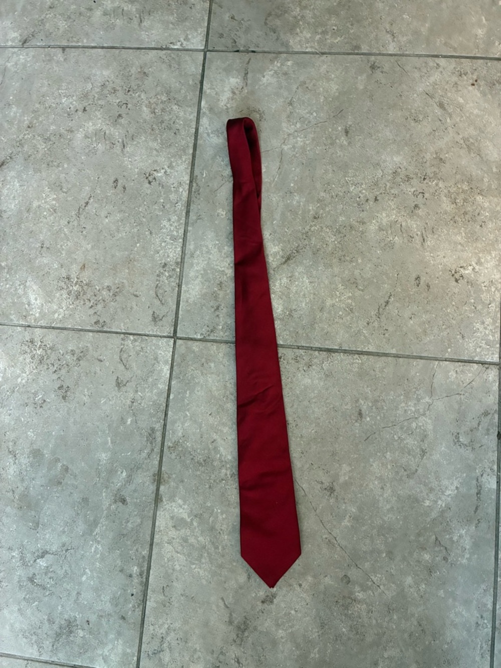 Men's Solid Burgundy Tie - Sleek Formal Accessory